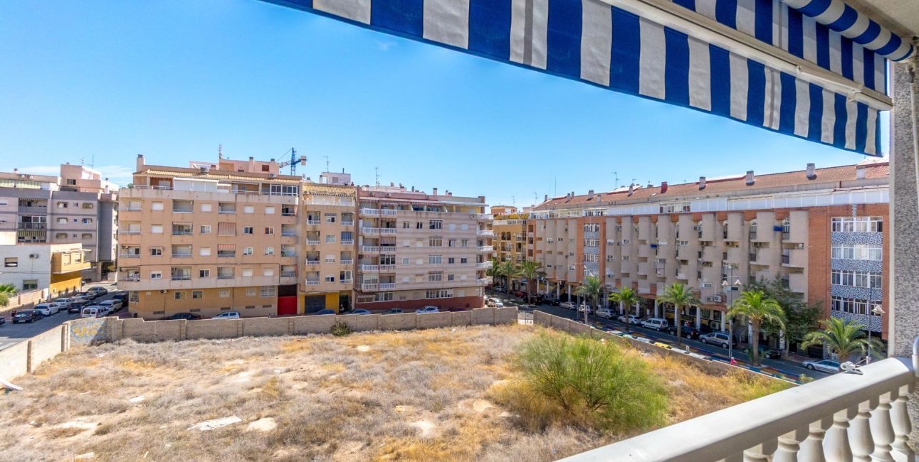 Reventa - Apartamento / piso -
Torrevieja - Torrevieja - Centre