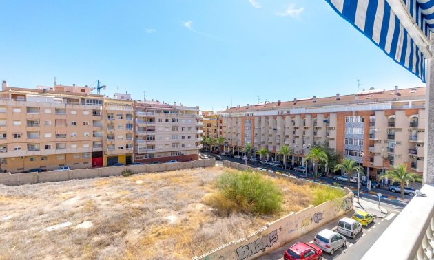 Reventa - Apartamento / piso -
Torrevieja - Torrevieja - Centre