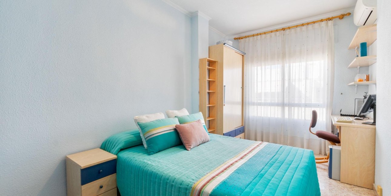 Resale - Apartment / flat -
Torrevieja - Torrevieja - Centre