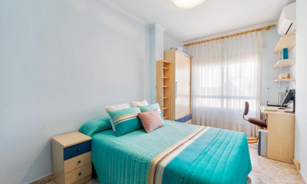 Resale - Apartment / flat -
Torrevieja - Torrevieja - Centre