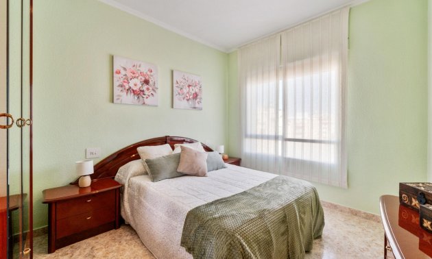 Resale - Apartment / flat -
Torrevieja - Torrevieja - Centre