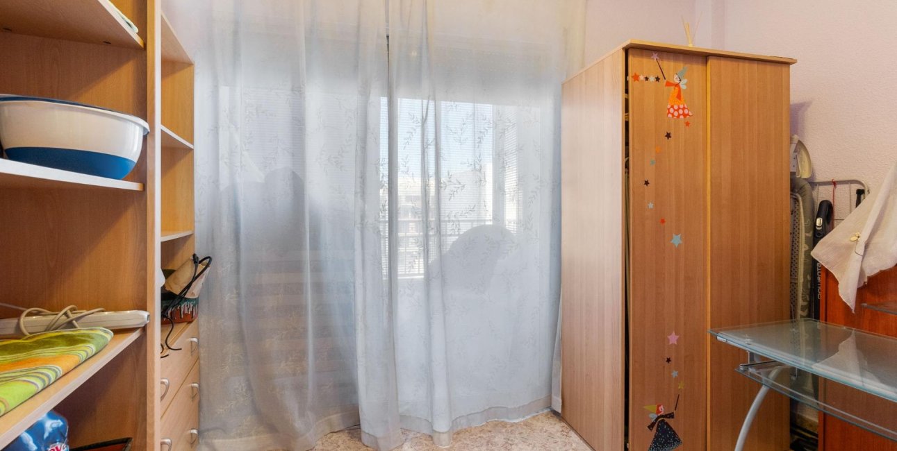 Resale - Apartment / flat -
Torrevieja - Torrevieja - Centre