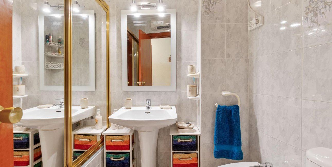 Resale - Apartment / flat -
Torrevieja - Torrevieja - Centre