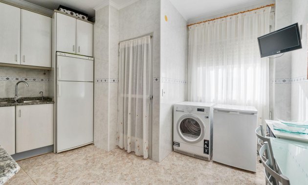 Resale - Apartment / flat -
Torrevieja - Torrevieja - Centre