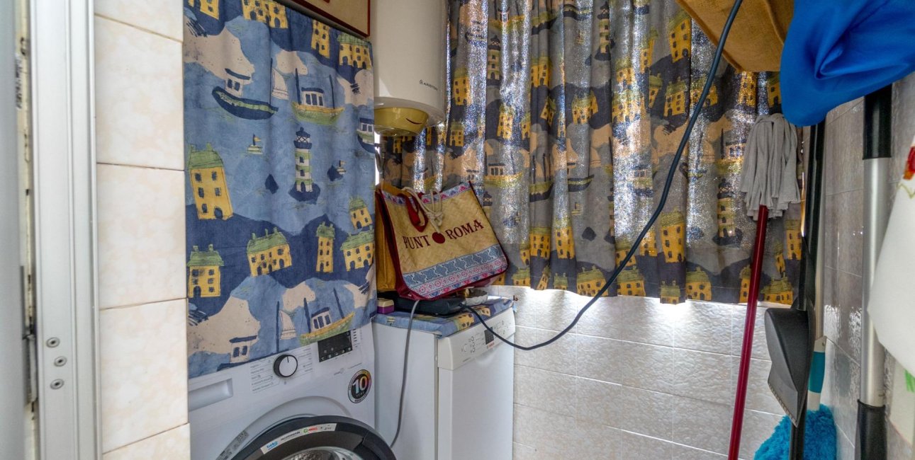 Resale - Apartment / flat -
Torrevieja - Torrevieja - Centre