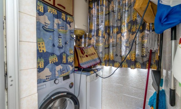 Resale - Apartment / flat -
Torrevieja - Torrevieja - Centre