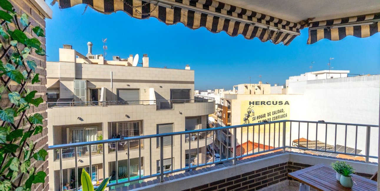 Resale - Apartment / flat -
Torrevieja - Torrevieja - Centre