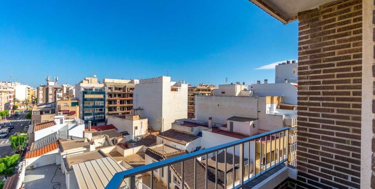 Resale - Apartment / flat -
Torrevieja - Torrevieja - Centre