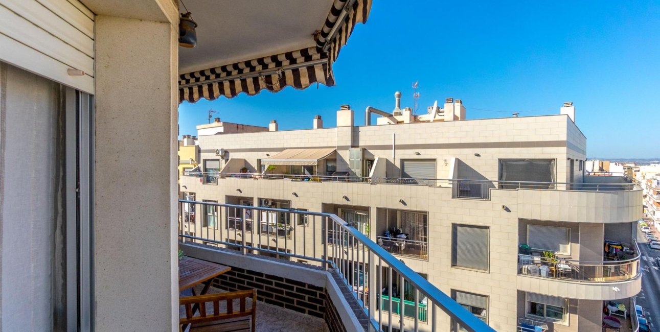 Resale - Apartment / flat -
Torrevieja - Torrevieja - Centre