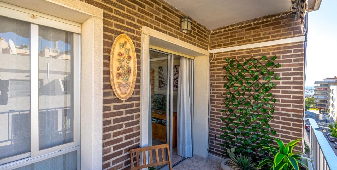 Resale - Apartment / flat -
Torrevieja - Torrevieja - Centre