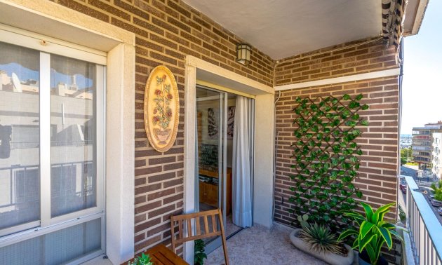 Resale - Apartment / flat -
Torrevieja - Torrevieja - Centre