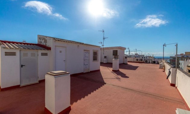 Resale - Apartment / flat -
Torrevieja - Torrevieja - Centre