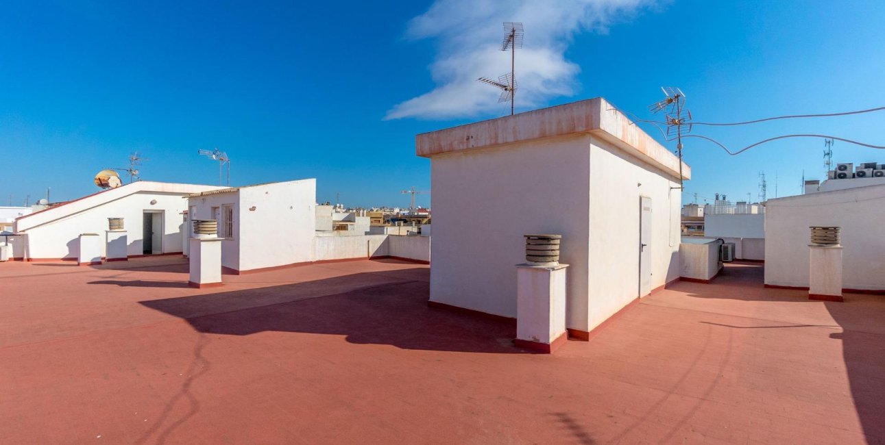 Resale - Apartment / flat -
Torrevieja - Torrevieja - Centre