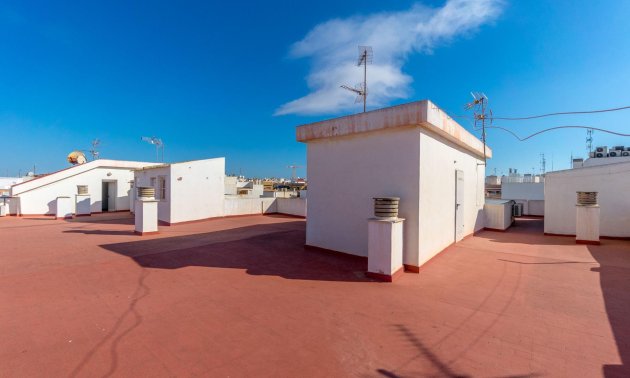 Resale - Apartment / flat -
Torrevieja - Torrevieja - Centre
