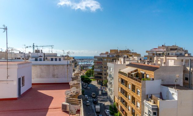 Resale - Apartment / flat -
Torrevieja - Torrevieja - Centre