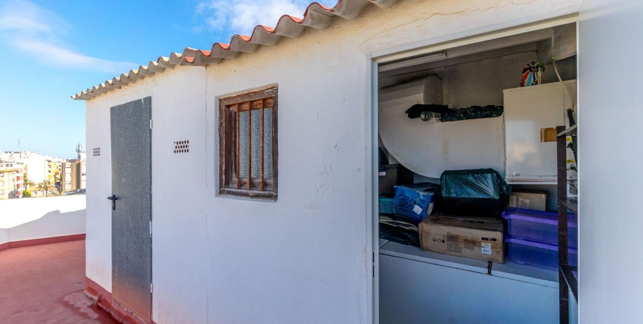 Resale - Apartment / flat -
Torrevieja - Torrevieja - Centre