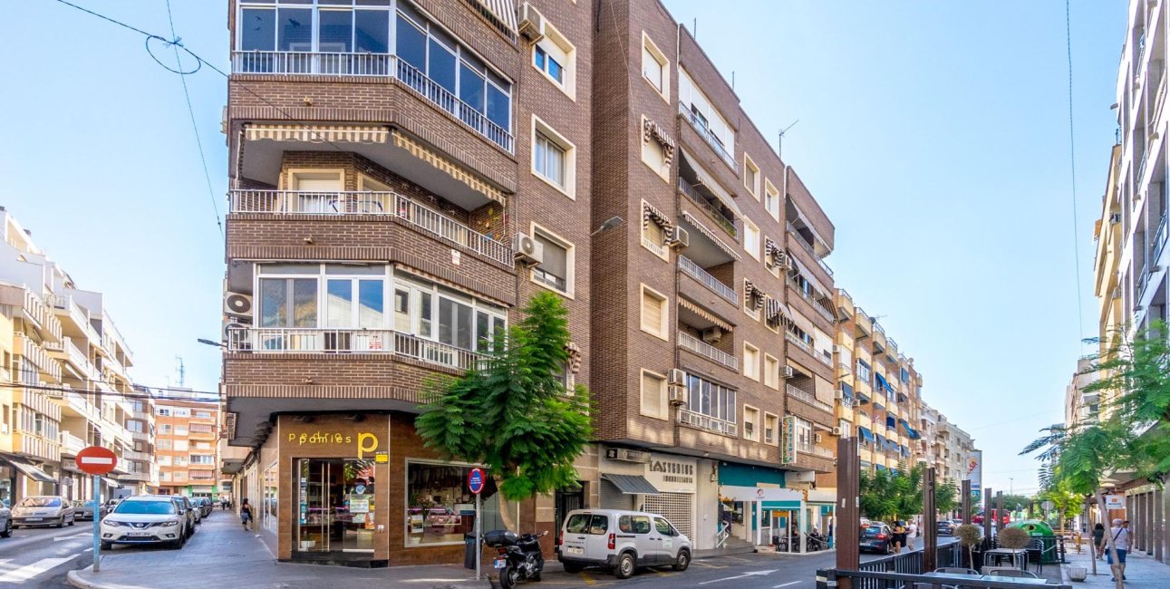 Resale - Apartment / flat -
Torrevieja - Torrevieja - Centre