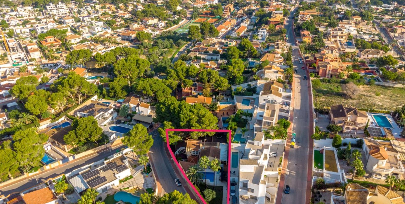 Resale - Villa -
Torrevieja - Los Balcones