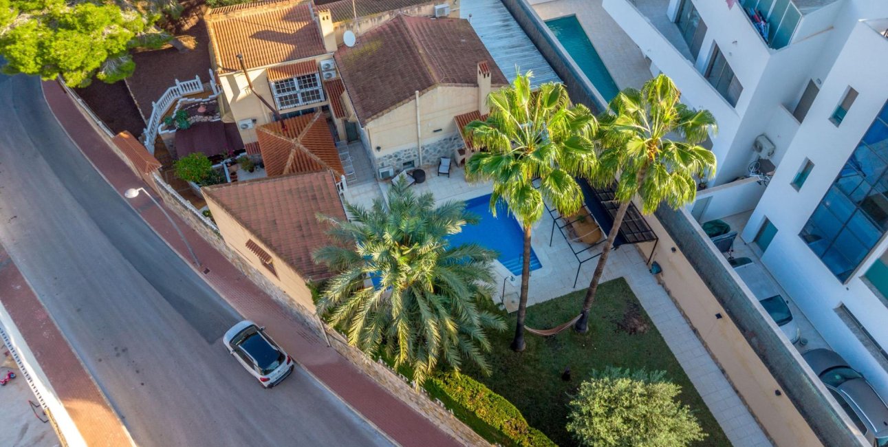Resale - Villa -
Torrevieja - Los Balcones