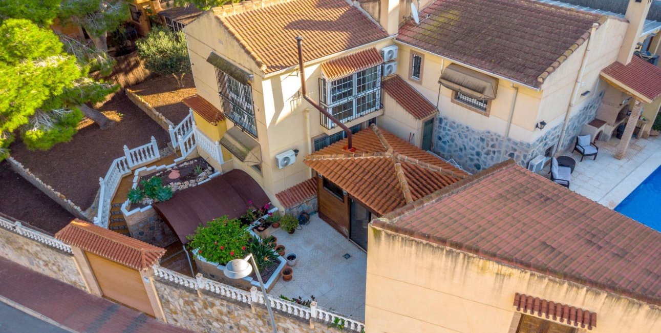 Resale - Villa -
Torrevieja - Los Balcones