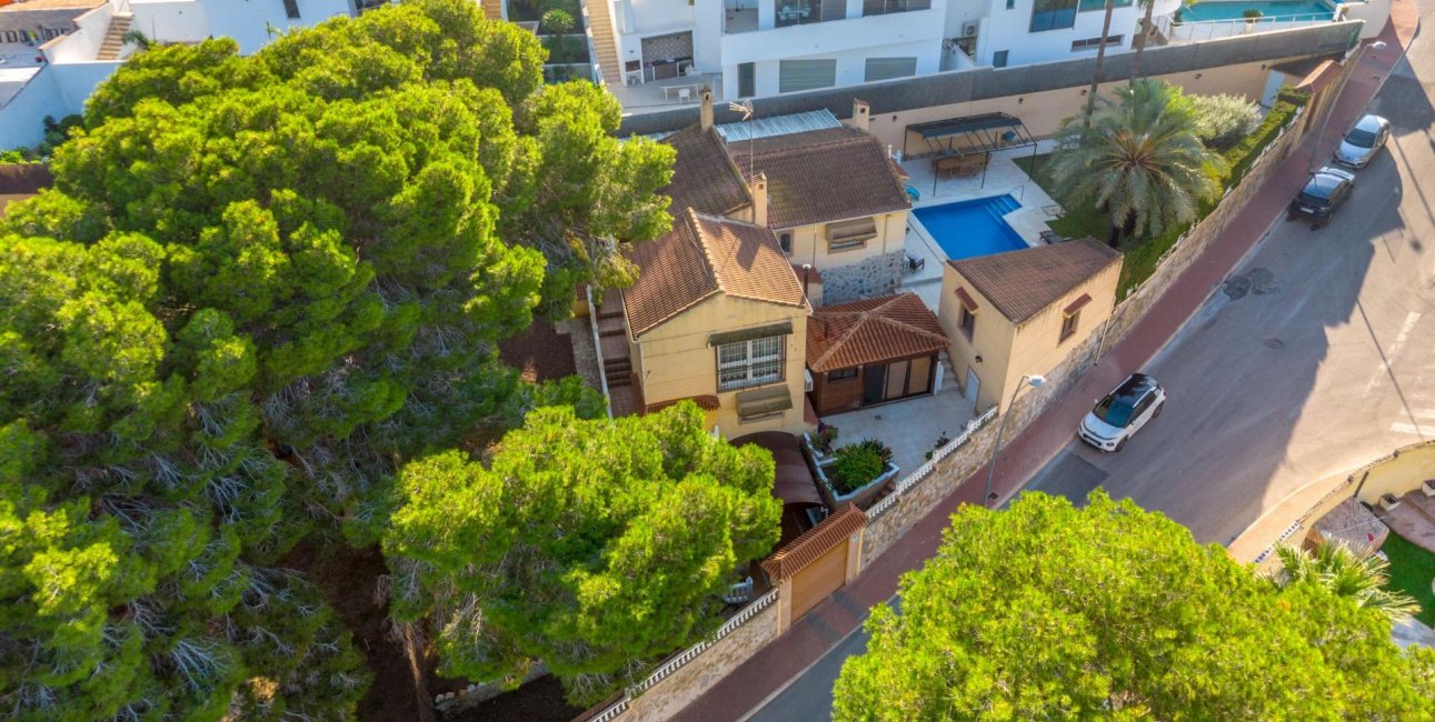 Resale - Villa -
Torrevieja - Los Balcones