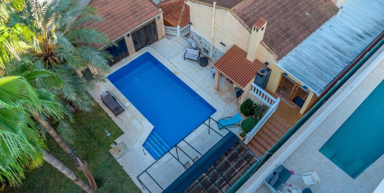 Resale - Villa -
Torrevieja - Los Balcones