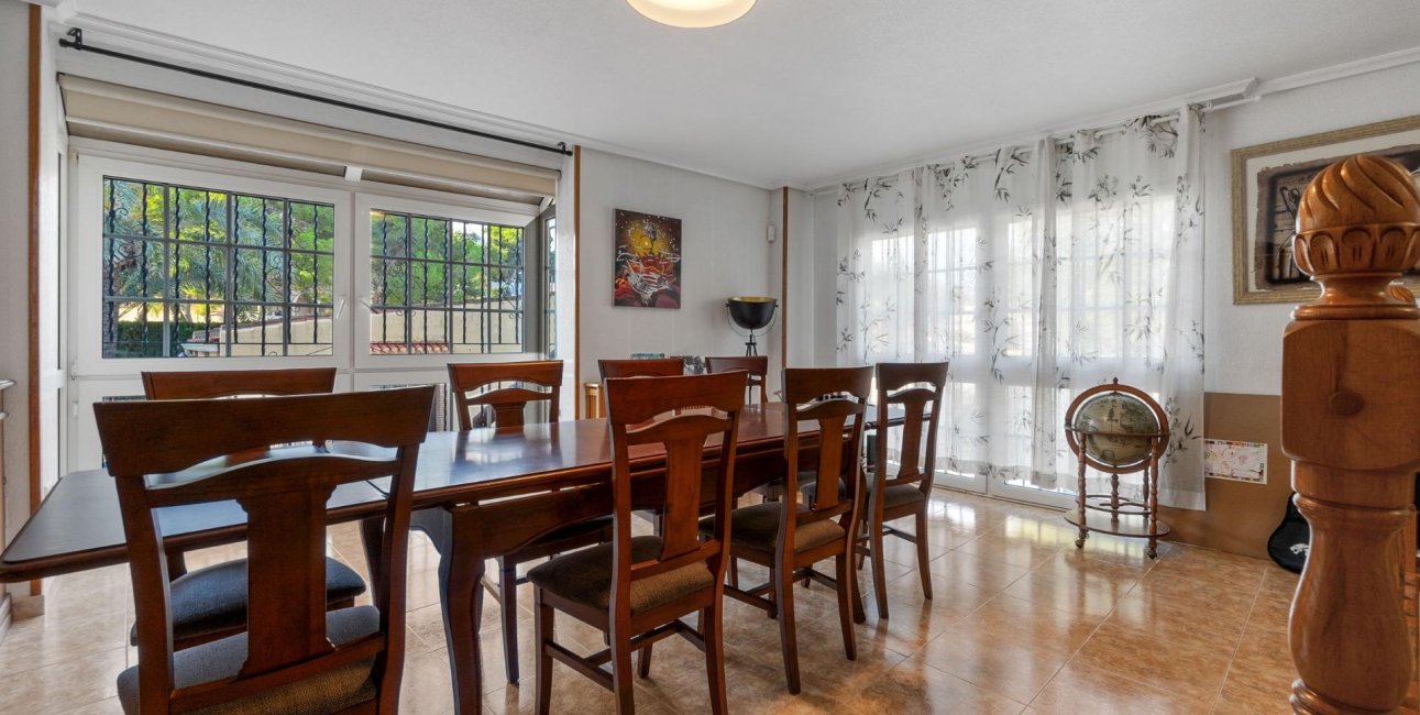 Resale - Villa -
Torrevieja - Los Balcones