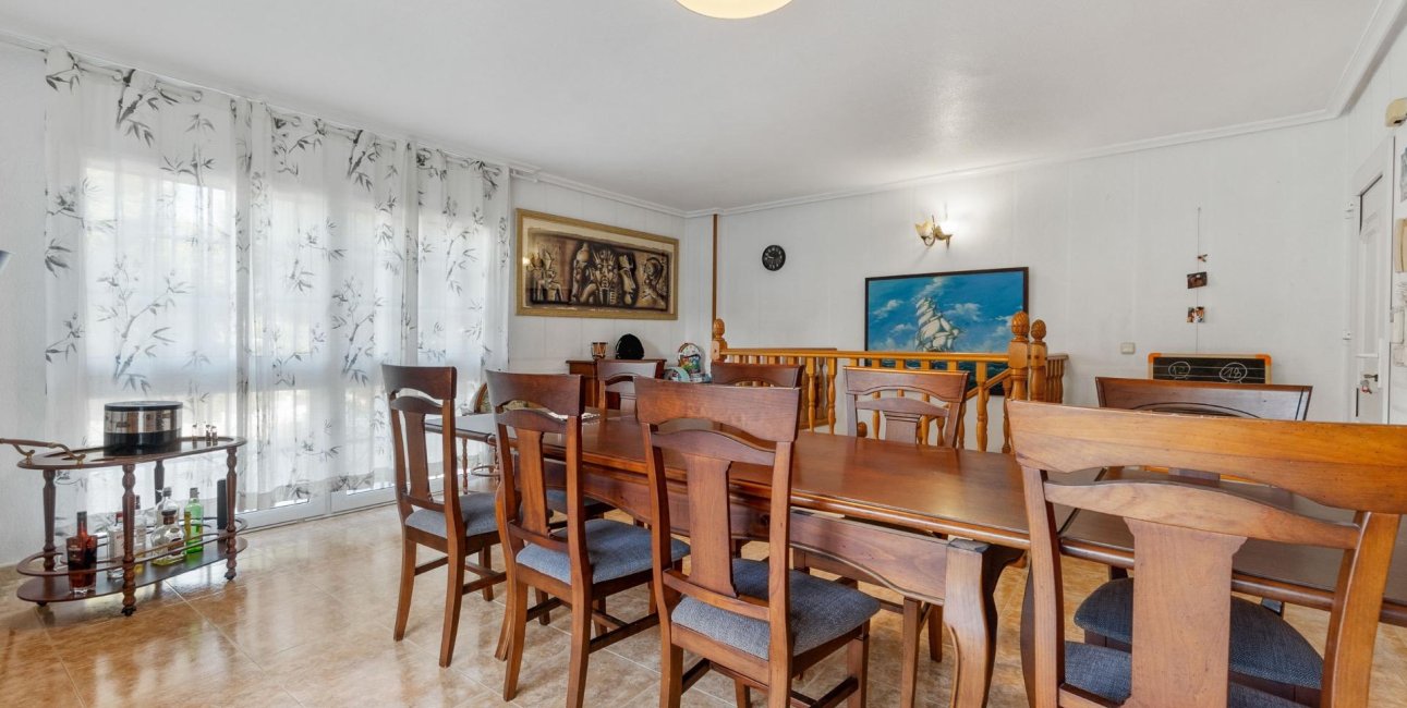 Resale - Villa -
Torrevieja - Los Balcones