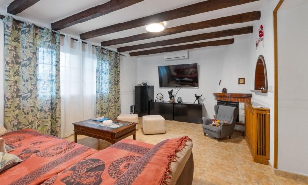 Resale - Villa -
Torrevieja - Los Balcones