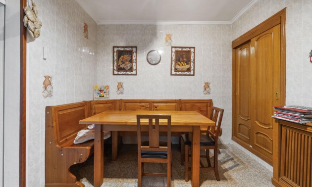 Resale - Villa -
Torrevieja - Los Balcones