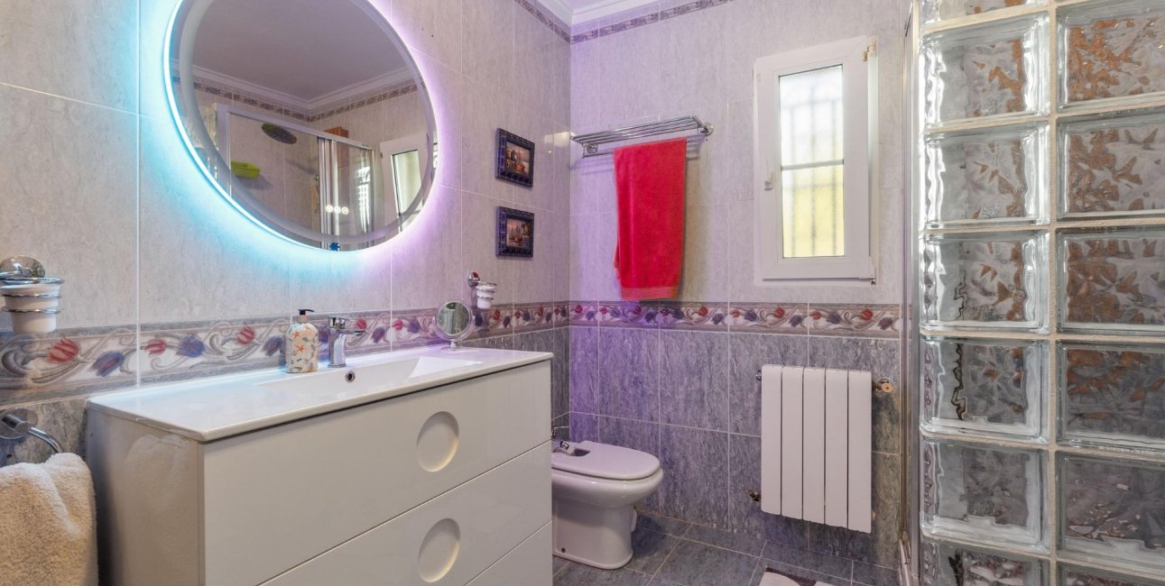 Resale - Villa -
Torrevieja - Los Balcones