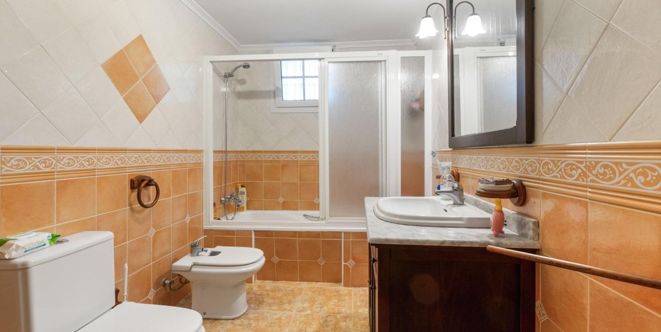 Resale - Villa -
Torrevieja - Los Balcones