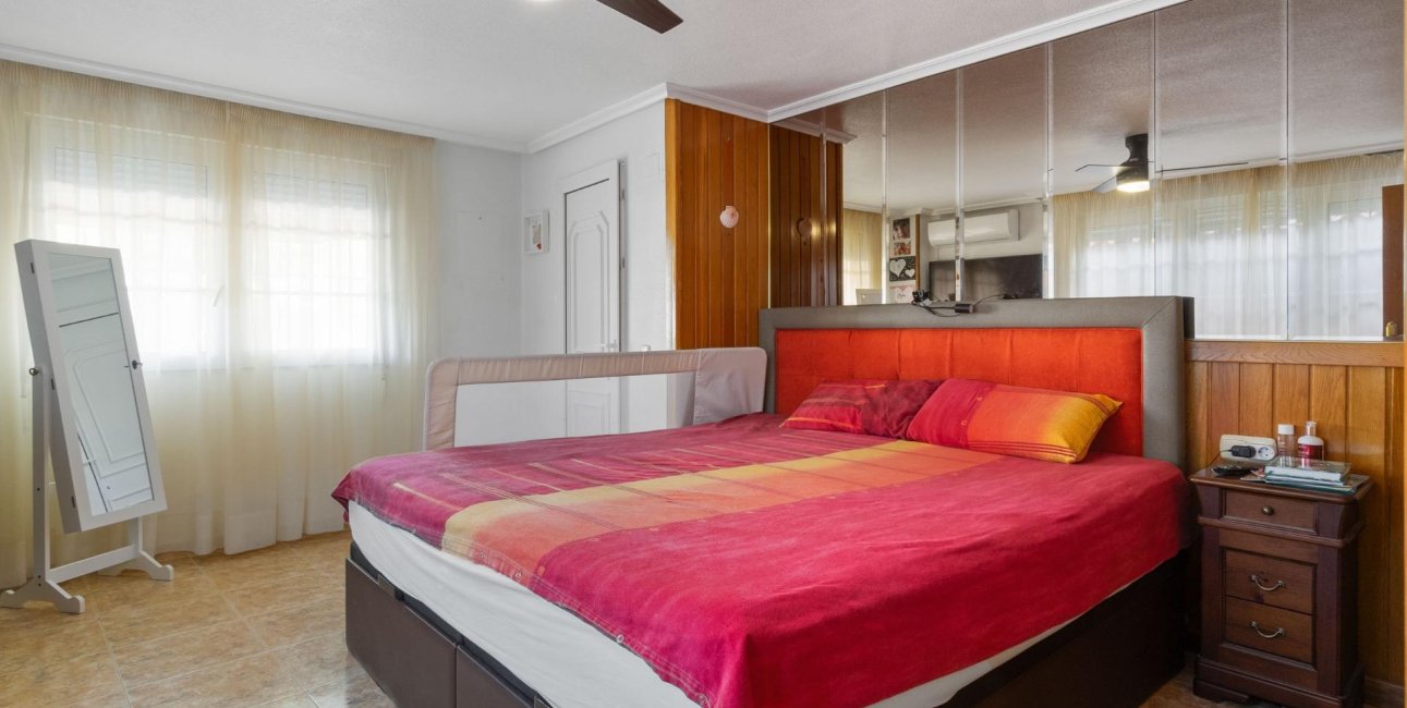 Resale - Villa -
Torrevieja - Los Balcones