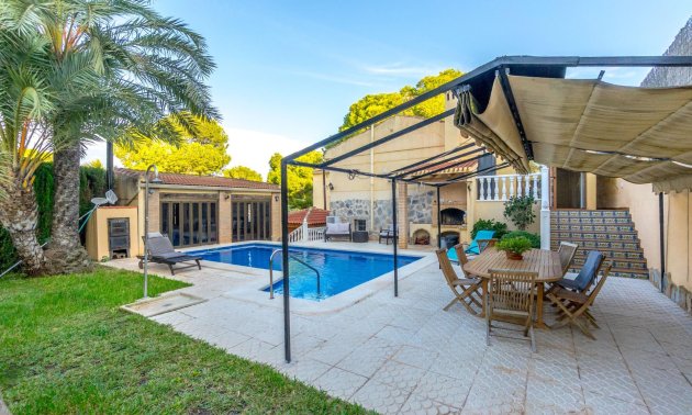 Resale - Villa -
Torrevieja - Los Balcones