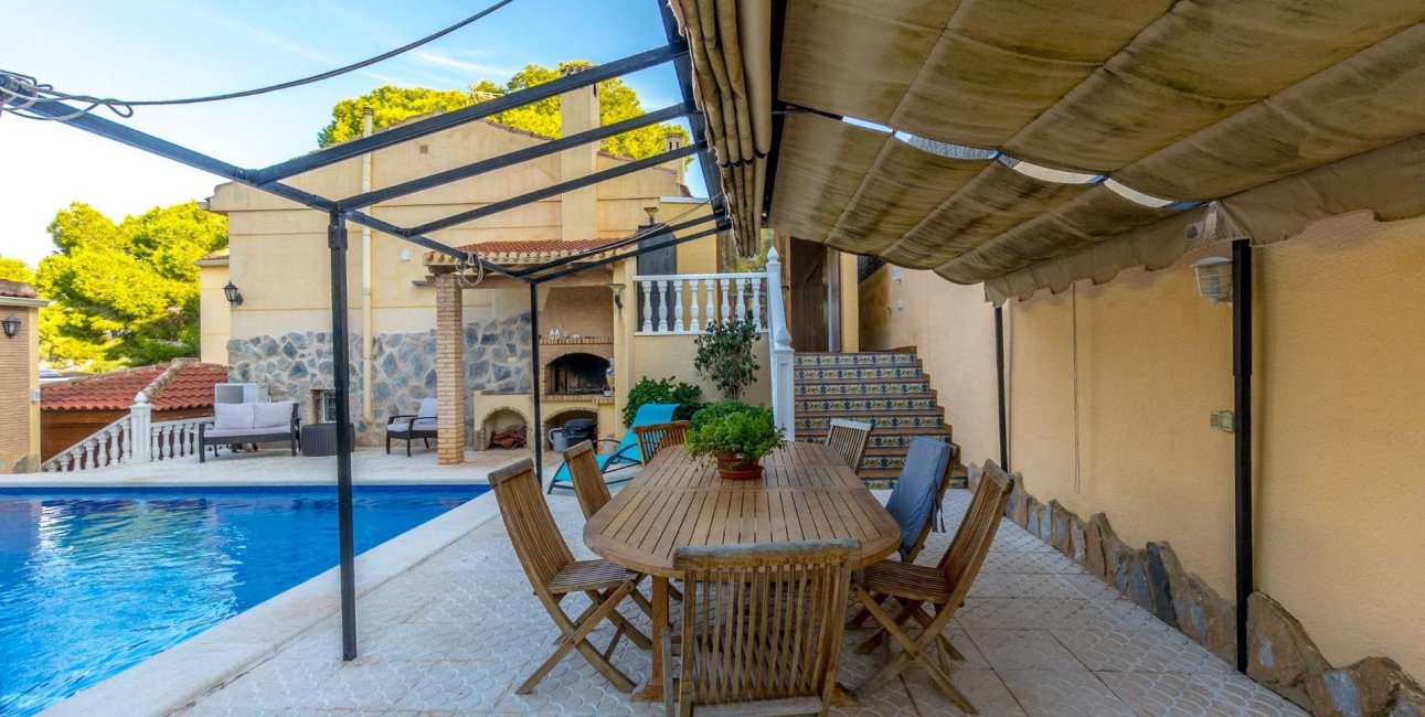 Resale - Villa -
Torrevieja - Los Balcones