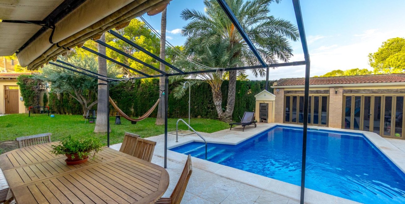 Resale - Villa -
Torrevieja - Los Balcones