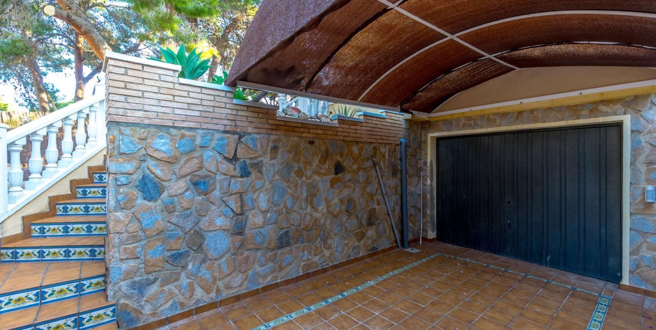 Resale - Villa -
Torrevieja - Los Balcones