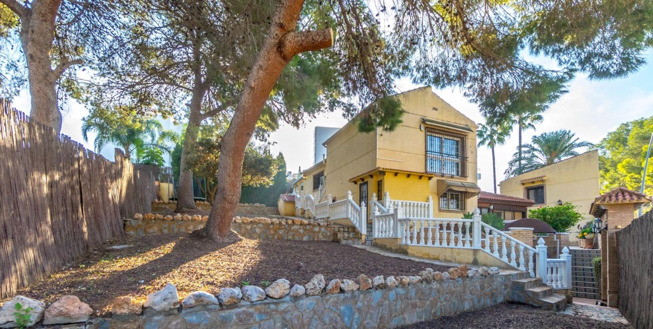 Resale - Villa -
Torrevieja - Los Balcones