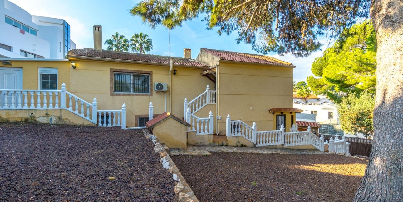 Resale - Villa -
Torrevieja - Los Balcones