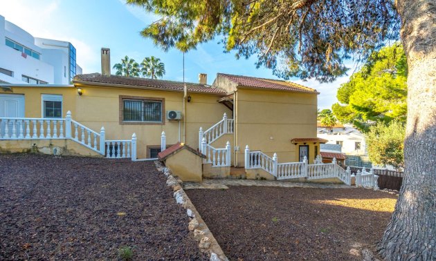 Resale - Villa -
Torrevieja - Los Balcones