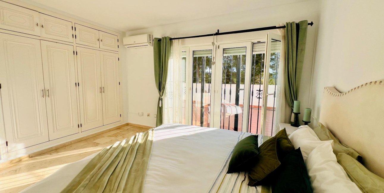 Resale - Villa -
Orihuela Costa - Las Ramblas