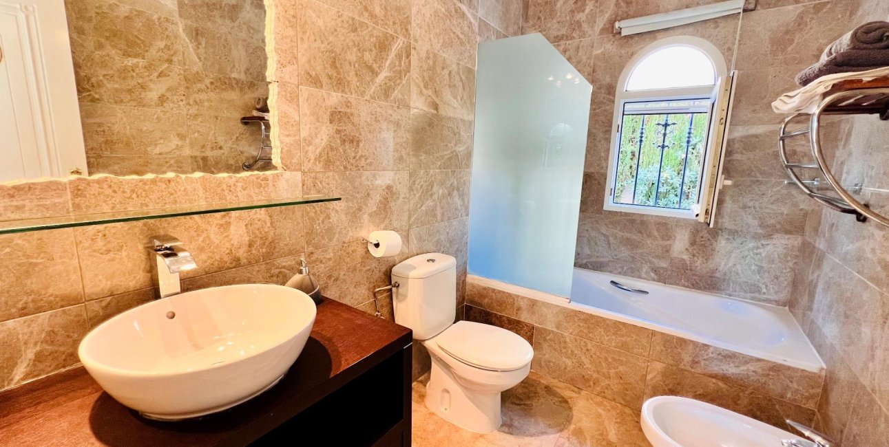 Resale - Villa -
Orihuela Costa - Las Ramblas