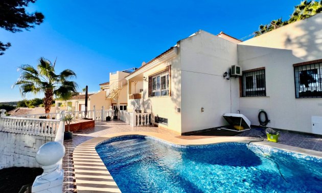 Resale - Villa -
Orihuela Costa - Las Ramblas