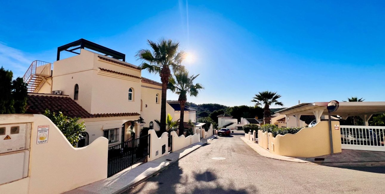 Resale - Villa -
Orihuela Costa - Las Ramblas