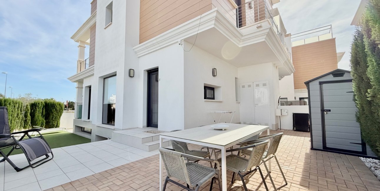 Resale - Townhouse -
Ciudad Quesada - Doña Pepa