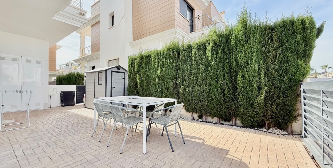 Resale - Townhouse -
Ciudad Quesada - Doña Pepa