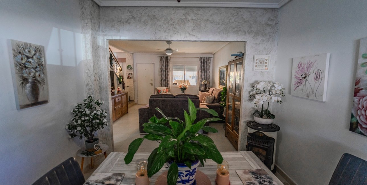 Resale - Townhouse -
Ciudad Quesada - Lo Marabu