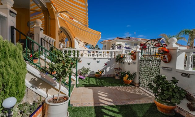 Resale - Townhouse -
Ciudad Quesada - Lo Marabu