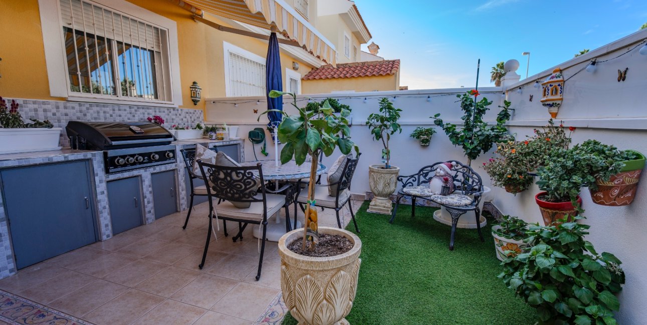 Resale - Townhouse -
Ciudad Quesada - Lo Marabu