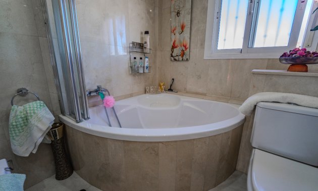 Resale - Townhouse -
Ciudad Quesada - Lo Marabu